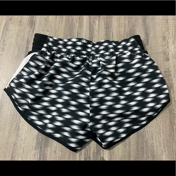 Nike Dri-Fit Athletic Shorts - Picture 4 of 4